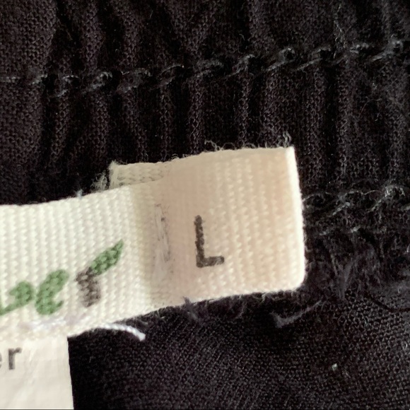 Flowy Black Shorts - Picture 4 of 4